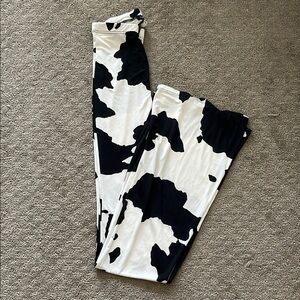 Chic Black and White Cow Print Leggings